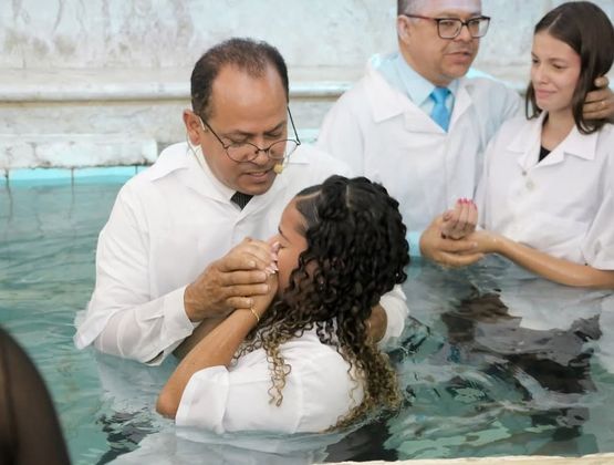 Batismo de novos membros da AD Paulistana